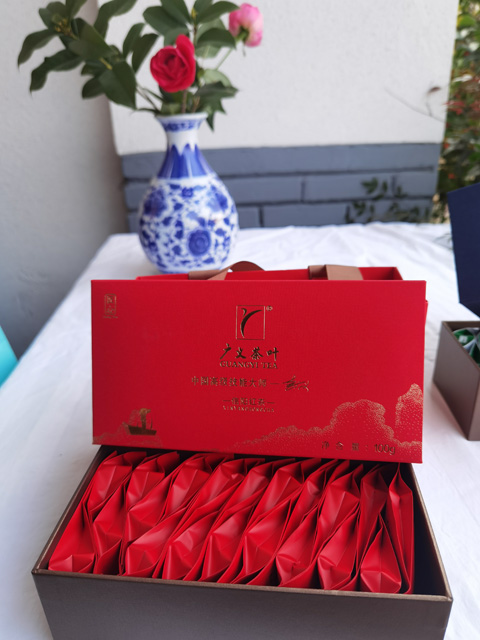 【大別山精神系列一特級(jí)信陽(yáng)紅茶伴手禮（匠心）】大別山脈、核心產(chǎn)區(qū)、高山茶園、匠心制作  980元/盒